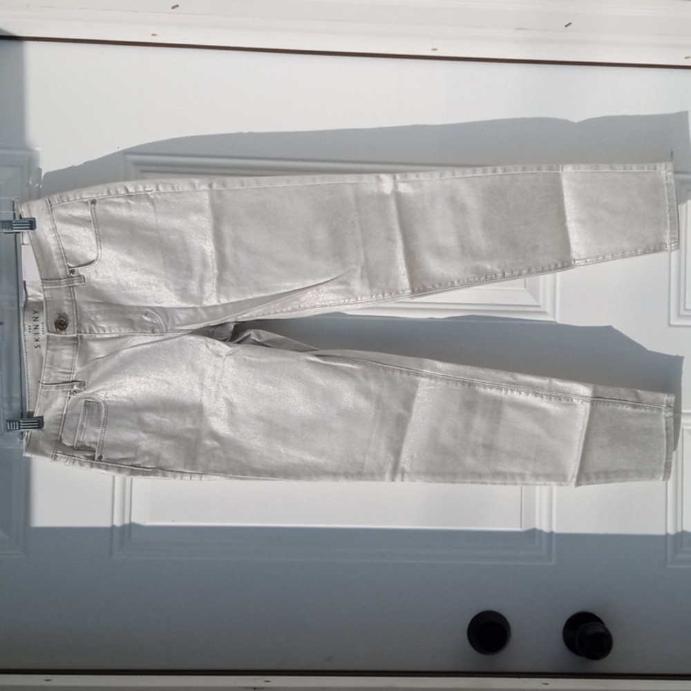 🚨B2G1 New WHITE HOUSE BLACK MARKET Shimmering Silver Skinny Leg  Pant Bottoms